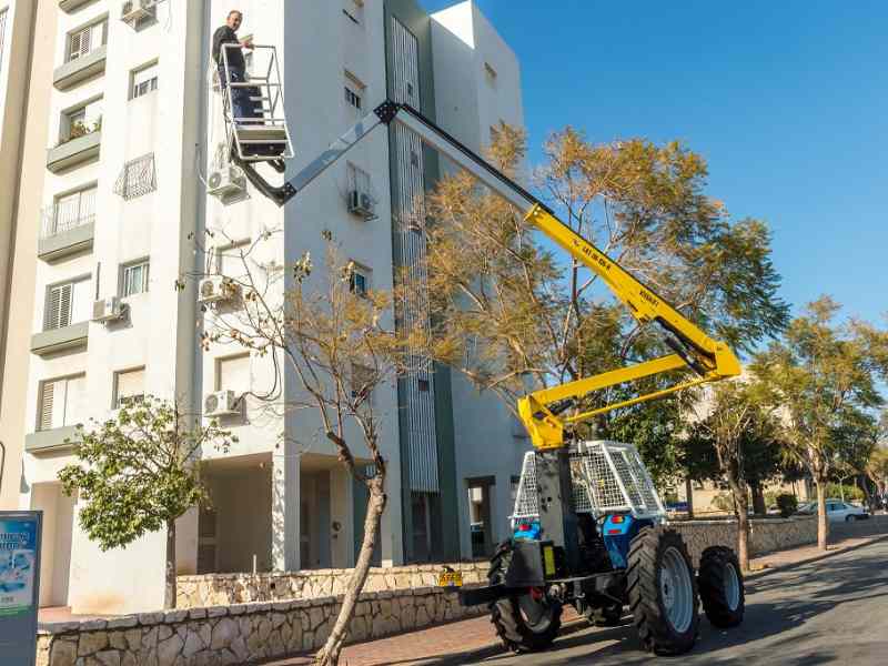 מנוף סל מורכב על לנדיני